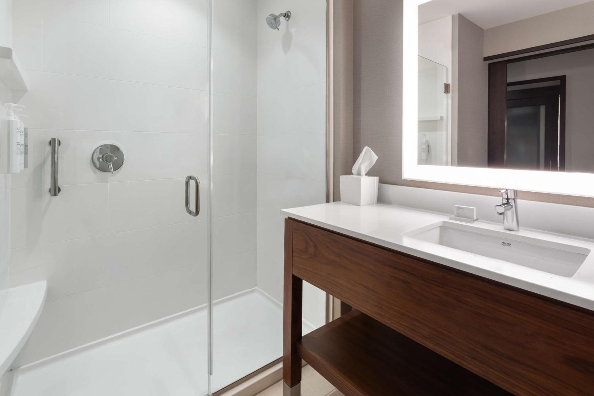 Hampton Inn By Hilton Nashville Airport Century Place Экстерьер фото