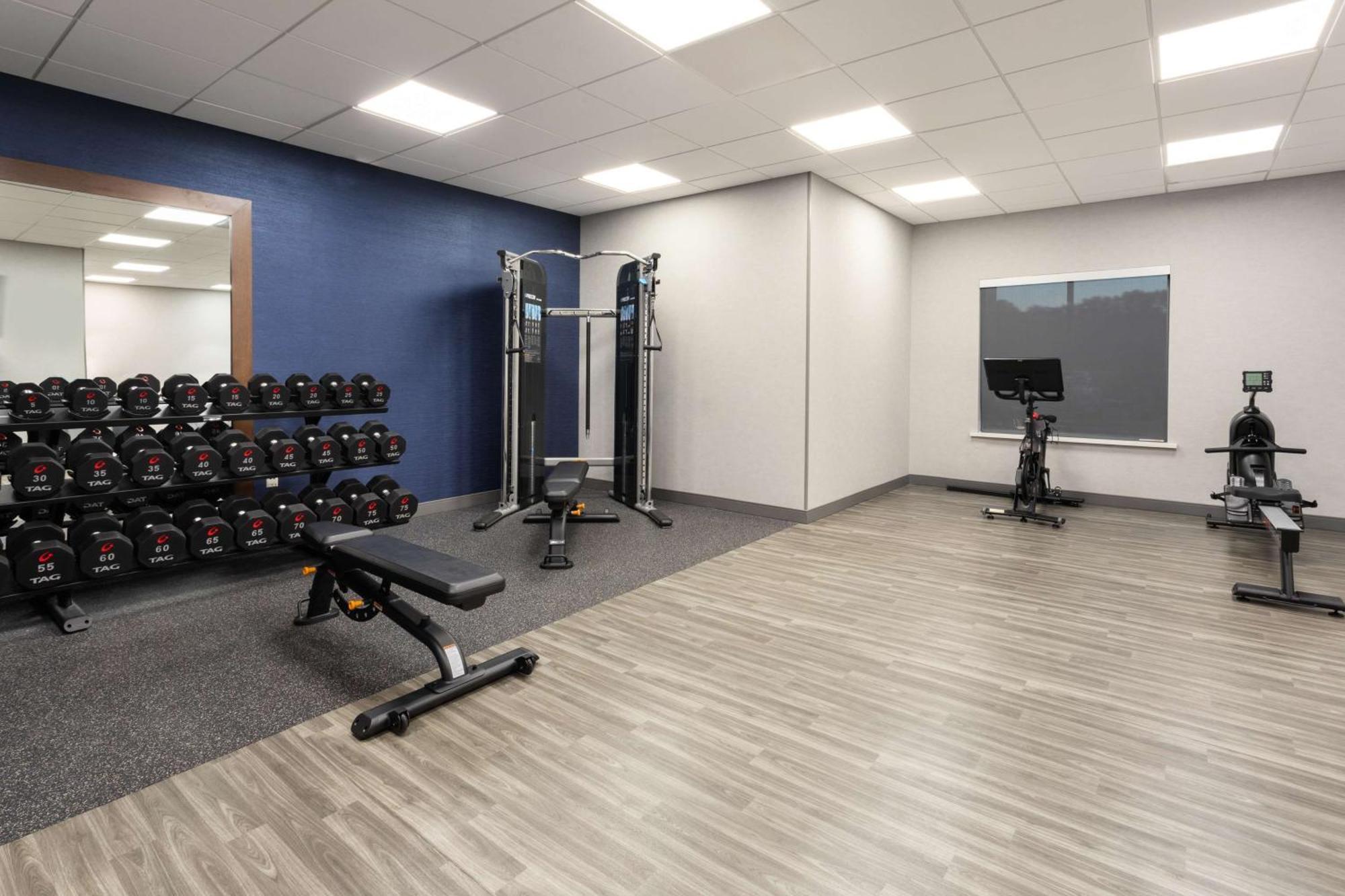 Hampton Inn By Hilton Nashville Airport Century Place Экстерьер фото