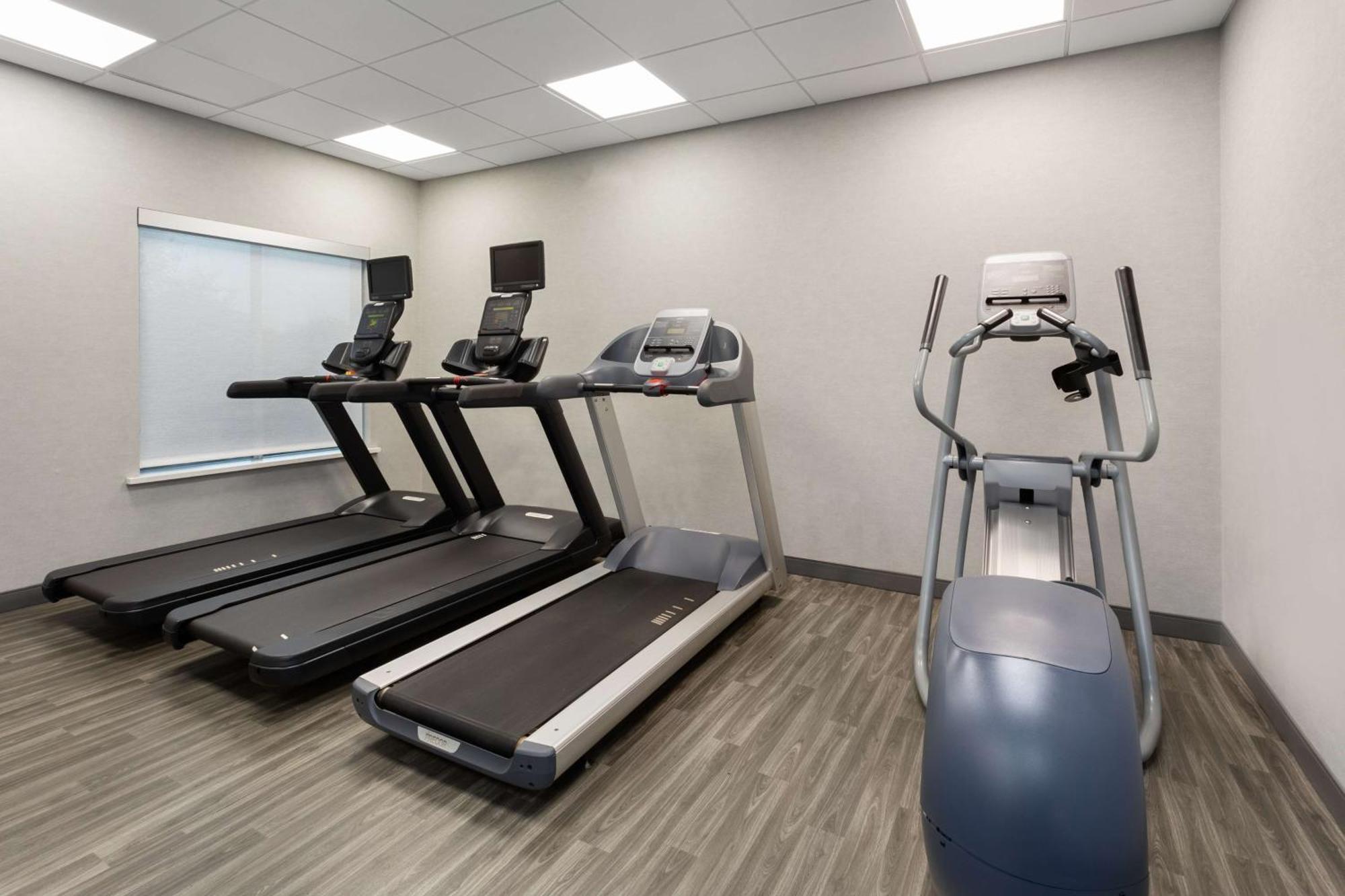 Hampton Inn By Hilton Nashville Airport Century Place Экстерьер фото
