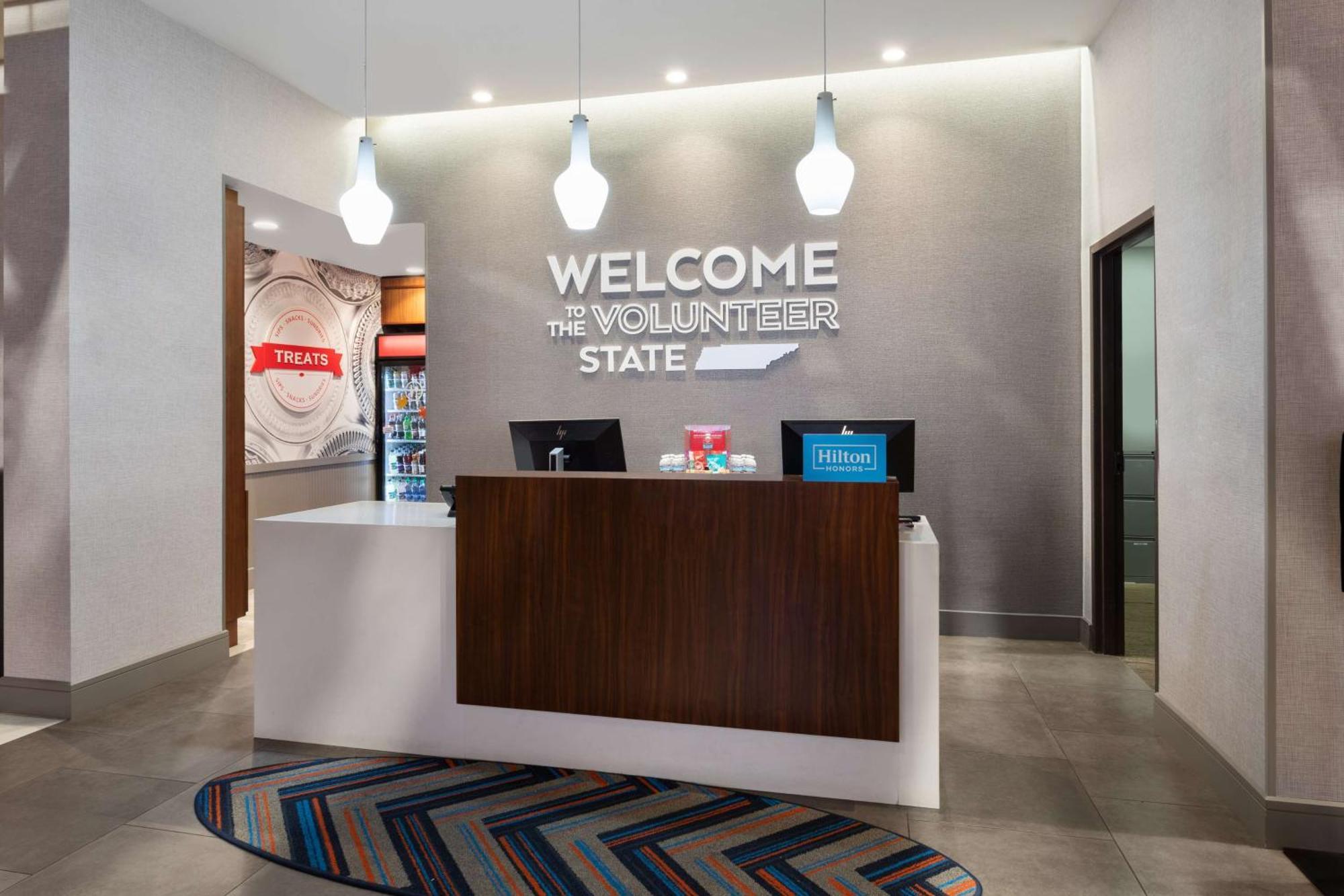 Hampton Inn By Hilton Nashville Airport Century Place Экстерьер фото