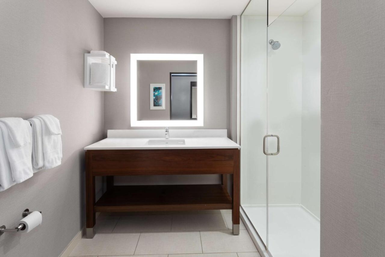 Hampton Inn By Hilton Nashville Airport Century Place Экстерьер фото