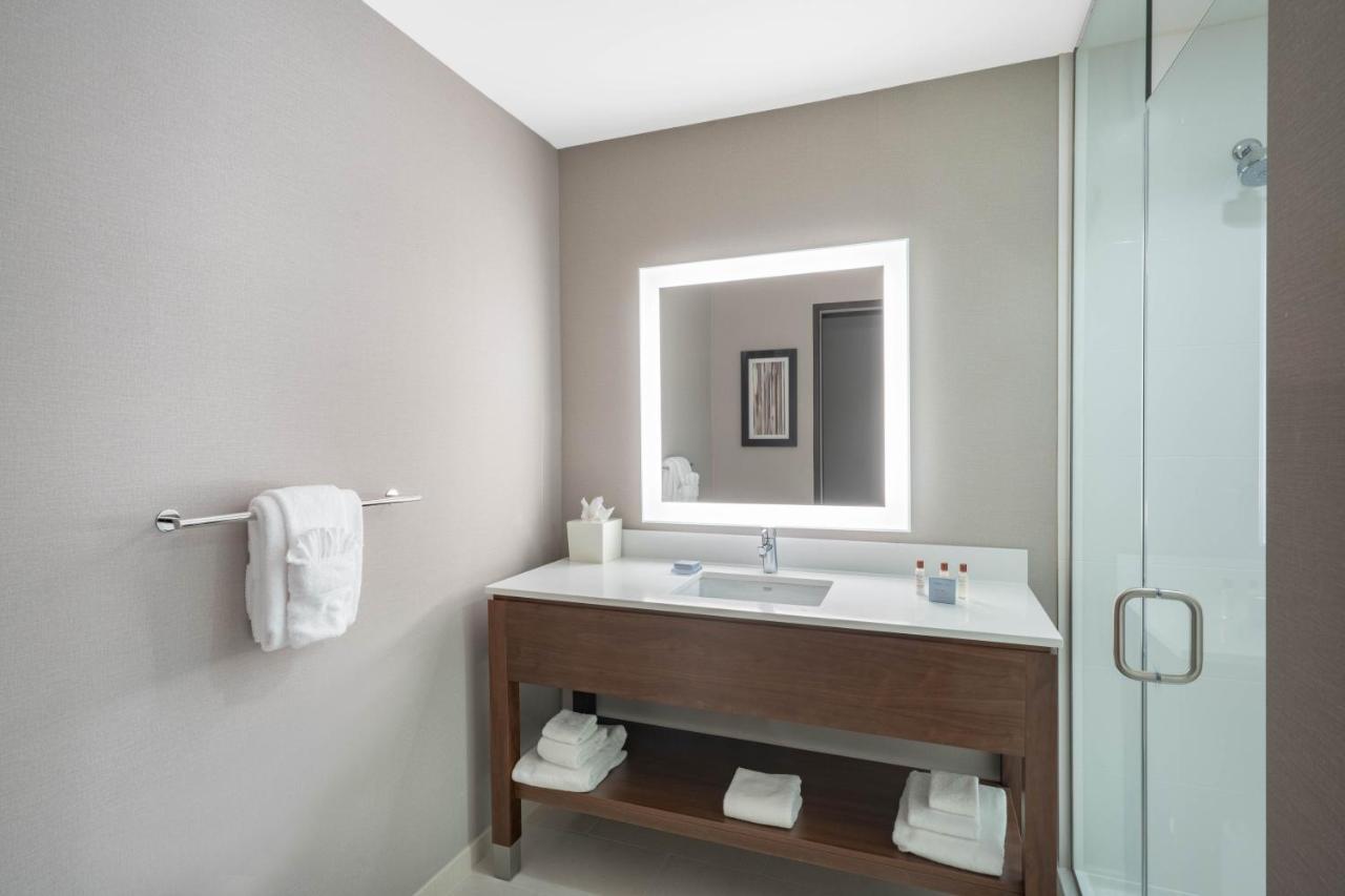 Hampton Inn By Hilton Nashville Airport Century Place Экстерьер фото