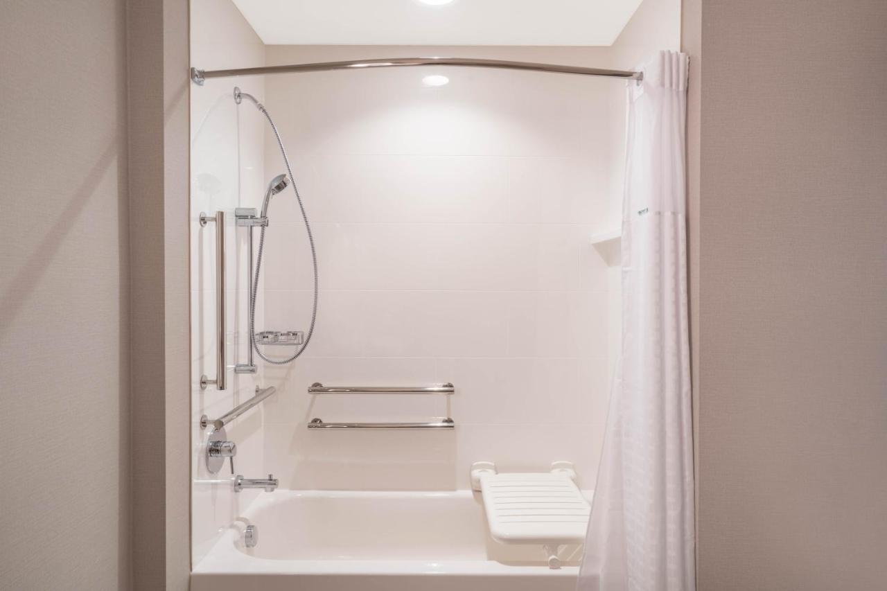 Hampton Inn By Hilton Nashville Airport Century Place Экстерьер фото